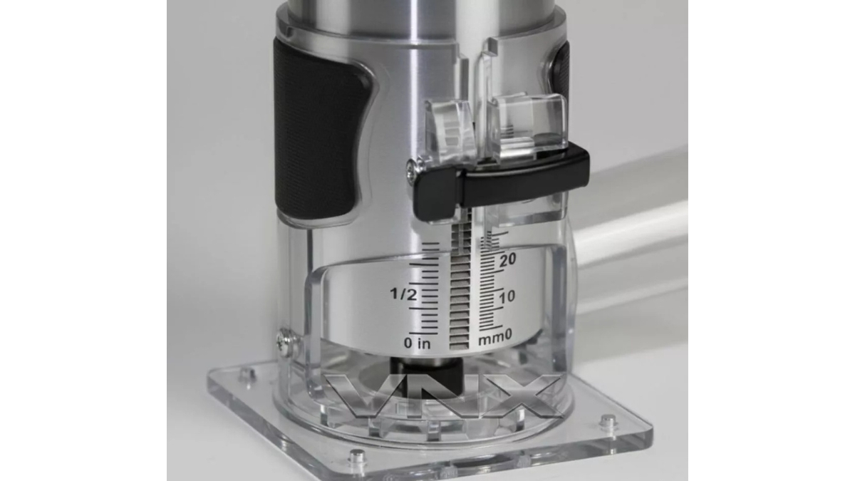 Etiqueta com especificações técnicas de 650W da Tupia Laminadora KNakasaki 6mm